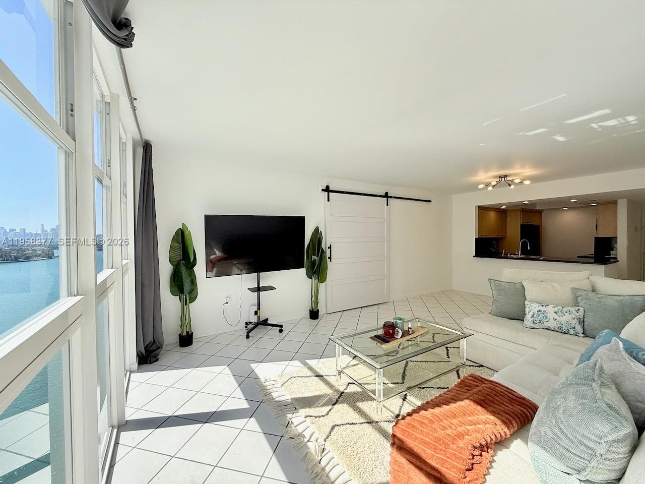 A11958877 — Miami Beach — 3