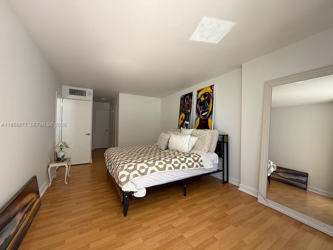 A11958877 — Miami Beach — 9