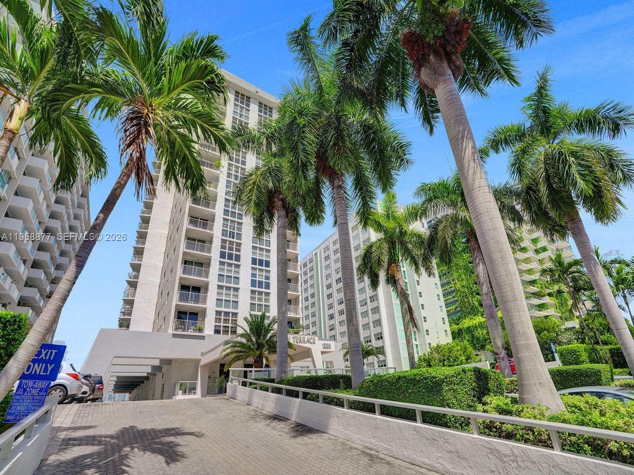A11958877 — Miami Beach — 21