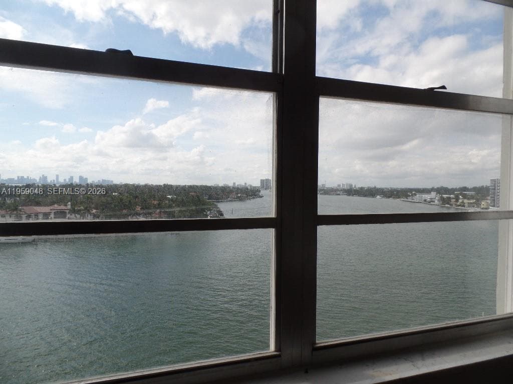A11959048 — Miami Beach — 6