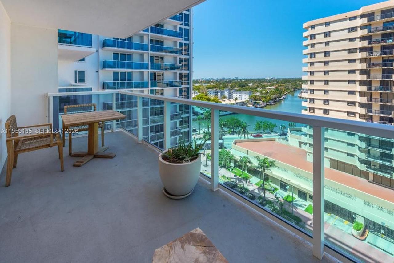 A11959165 — Miami Beach — 3