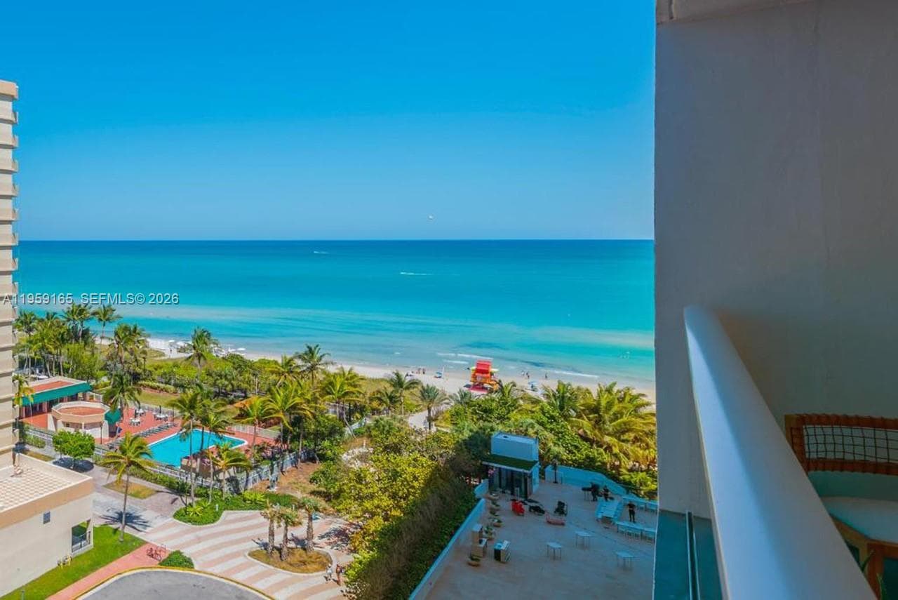 A11959165 — Miami Beach — 11