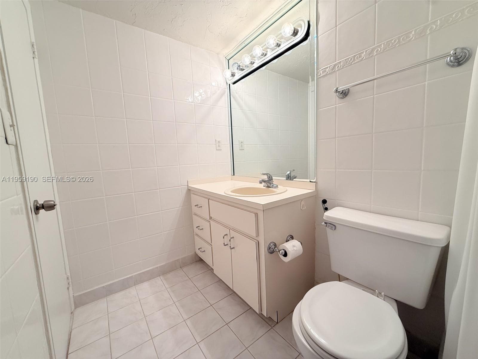 A11959190 — Miami Beach — 22