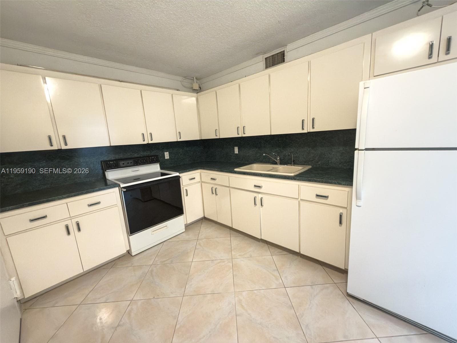 A11959190 — Miami Beach — 18