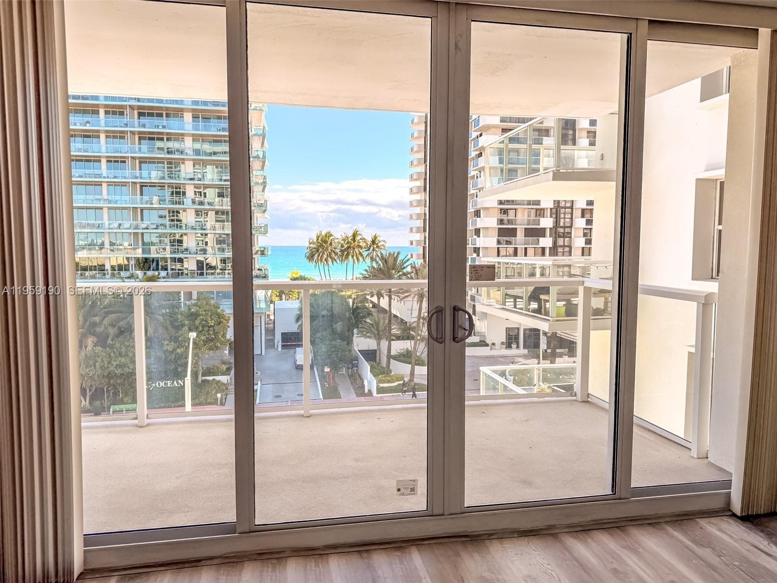 A11959190 — Miami Beach — 11
