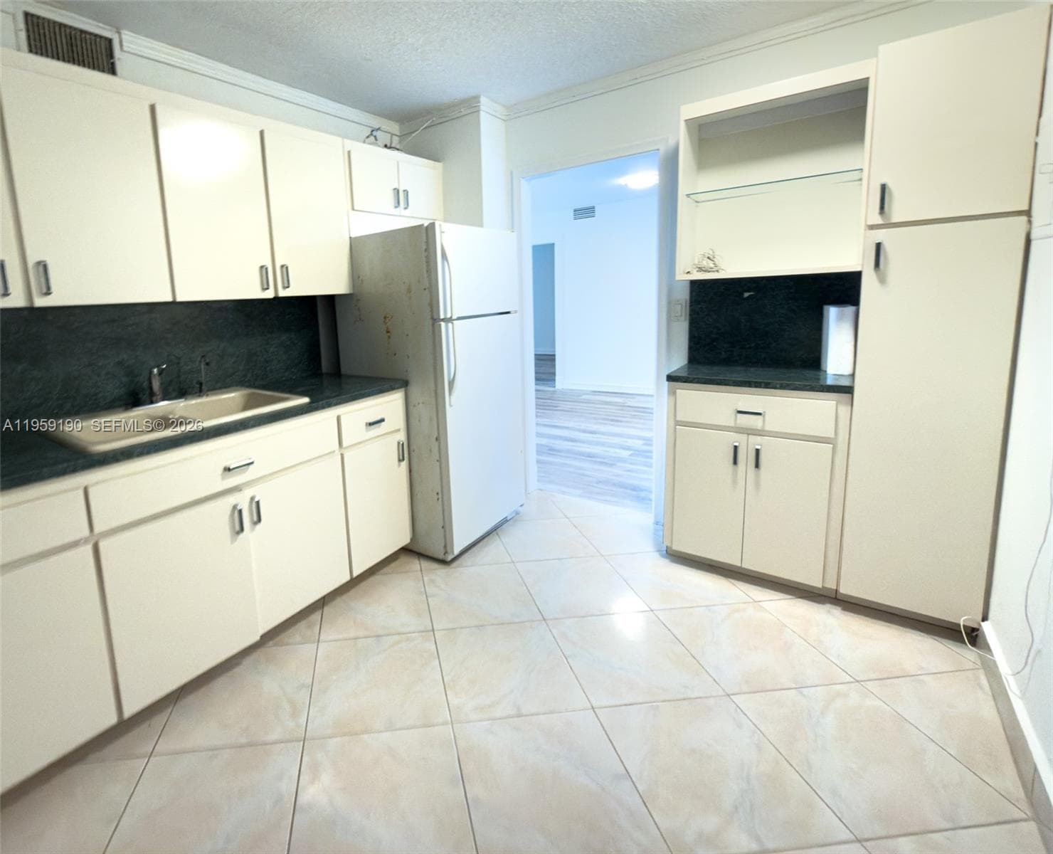 A11959190 — Miami Beach — 19