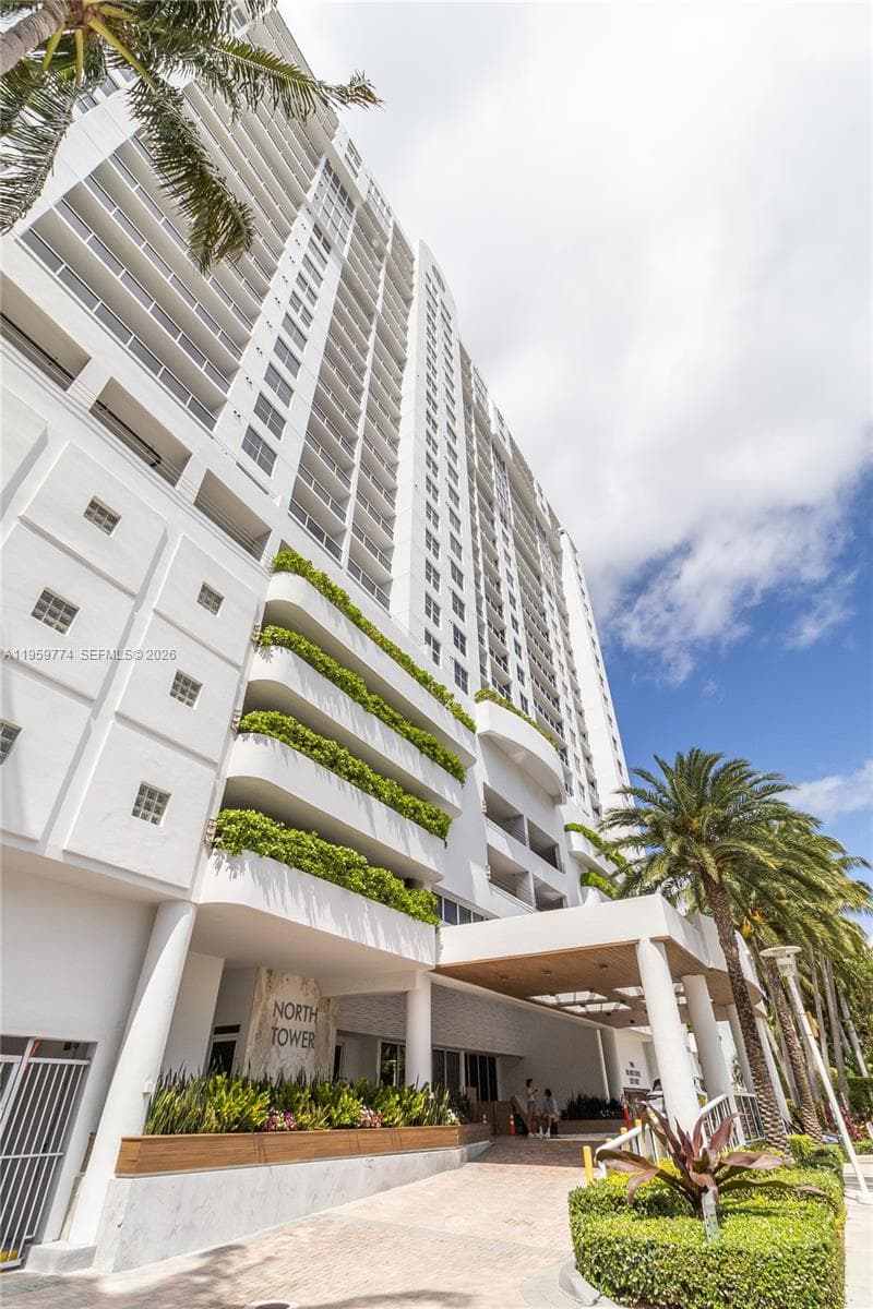 A11959774 — Miami Beach — 13