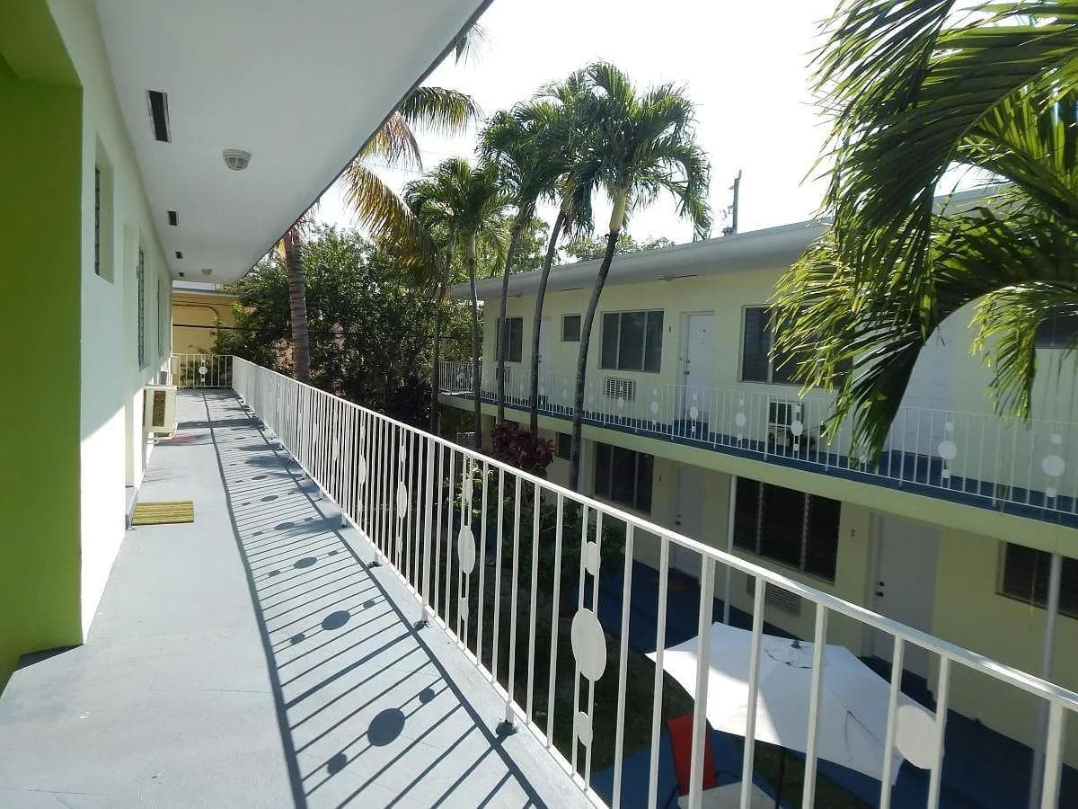 F10550540 — Miami Beach — 3