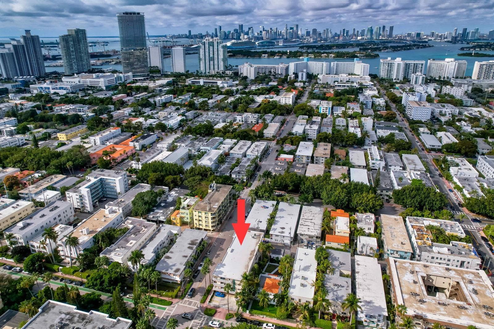 R11161025 — Miami Beach — 26