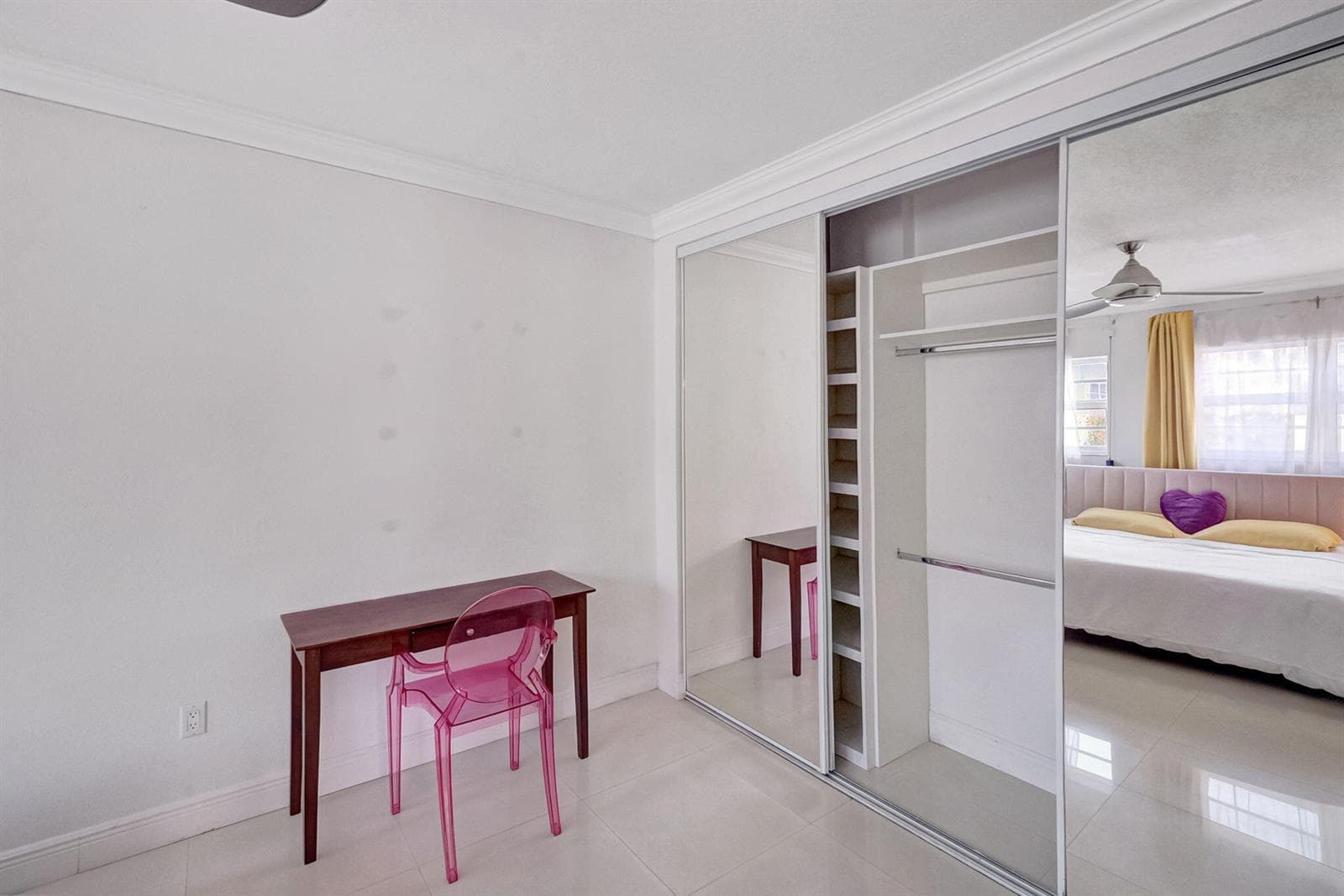 R11161025 — Miami Beach — 14