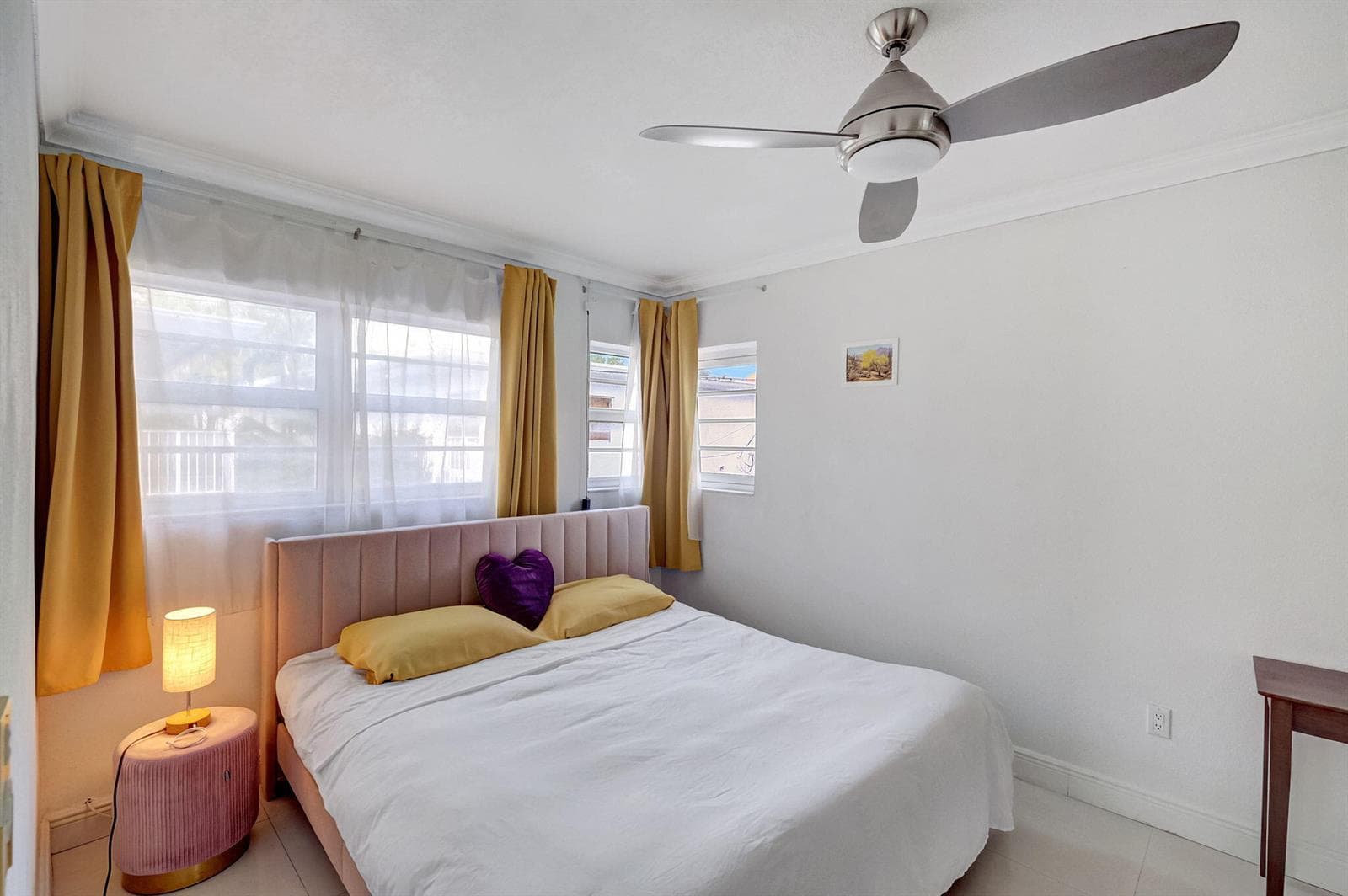 R11161025 — Miami Beach — 11