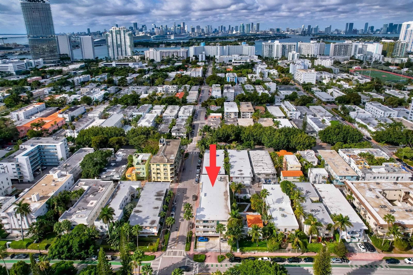 R11161025 — Miami Beach — 29
