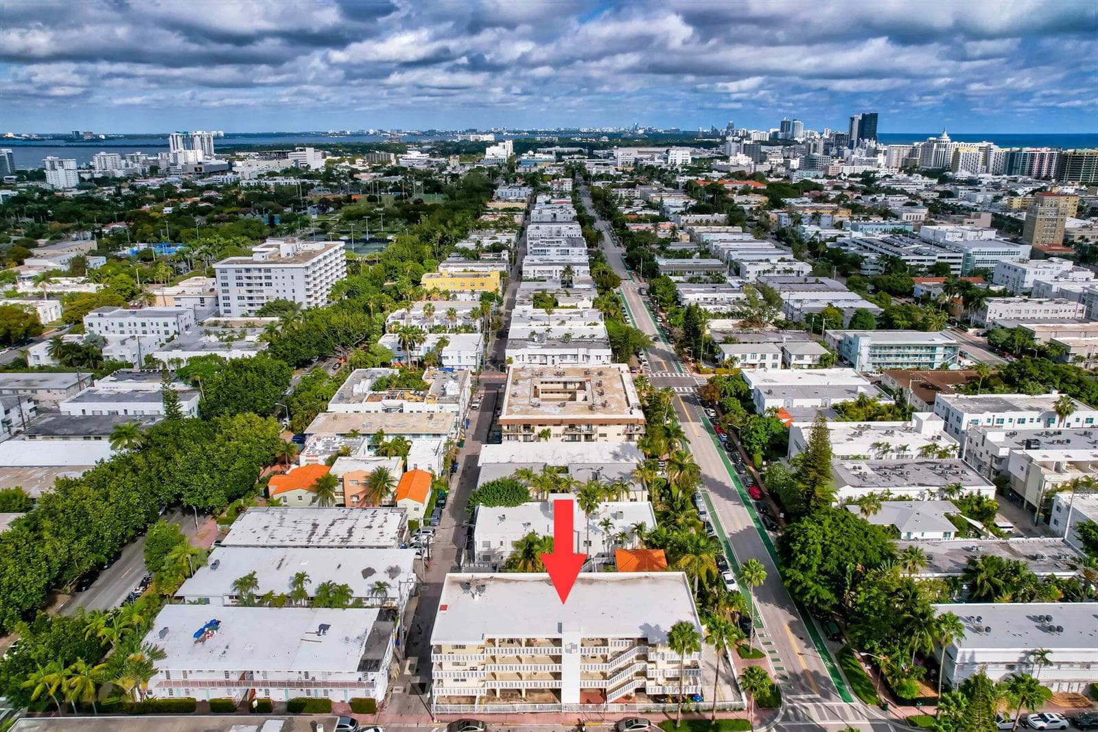 R11161025 — Miami Beach — 25