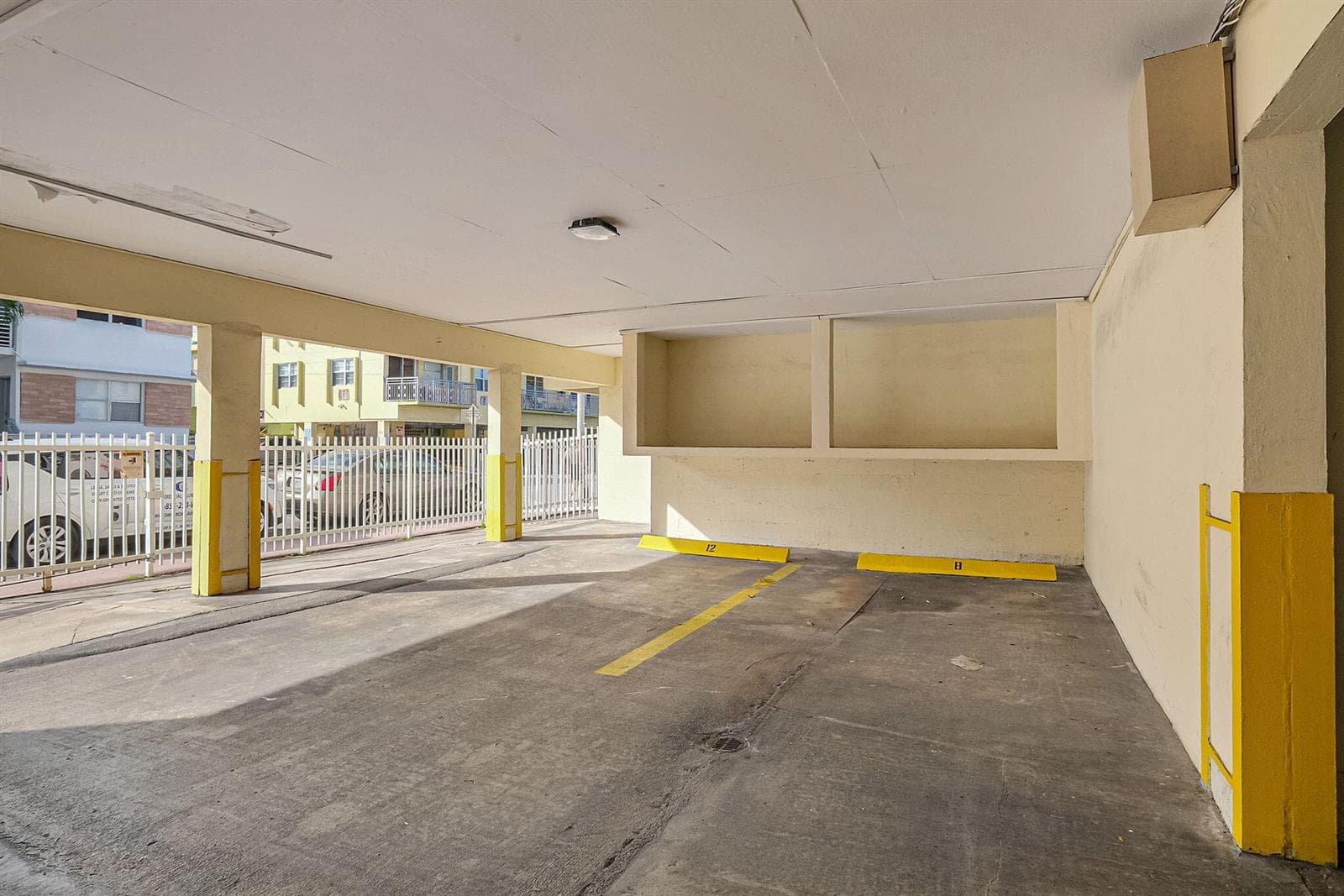 R11161025 — Miami Beach — 21