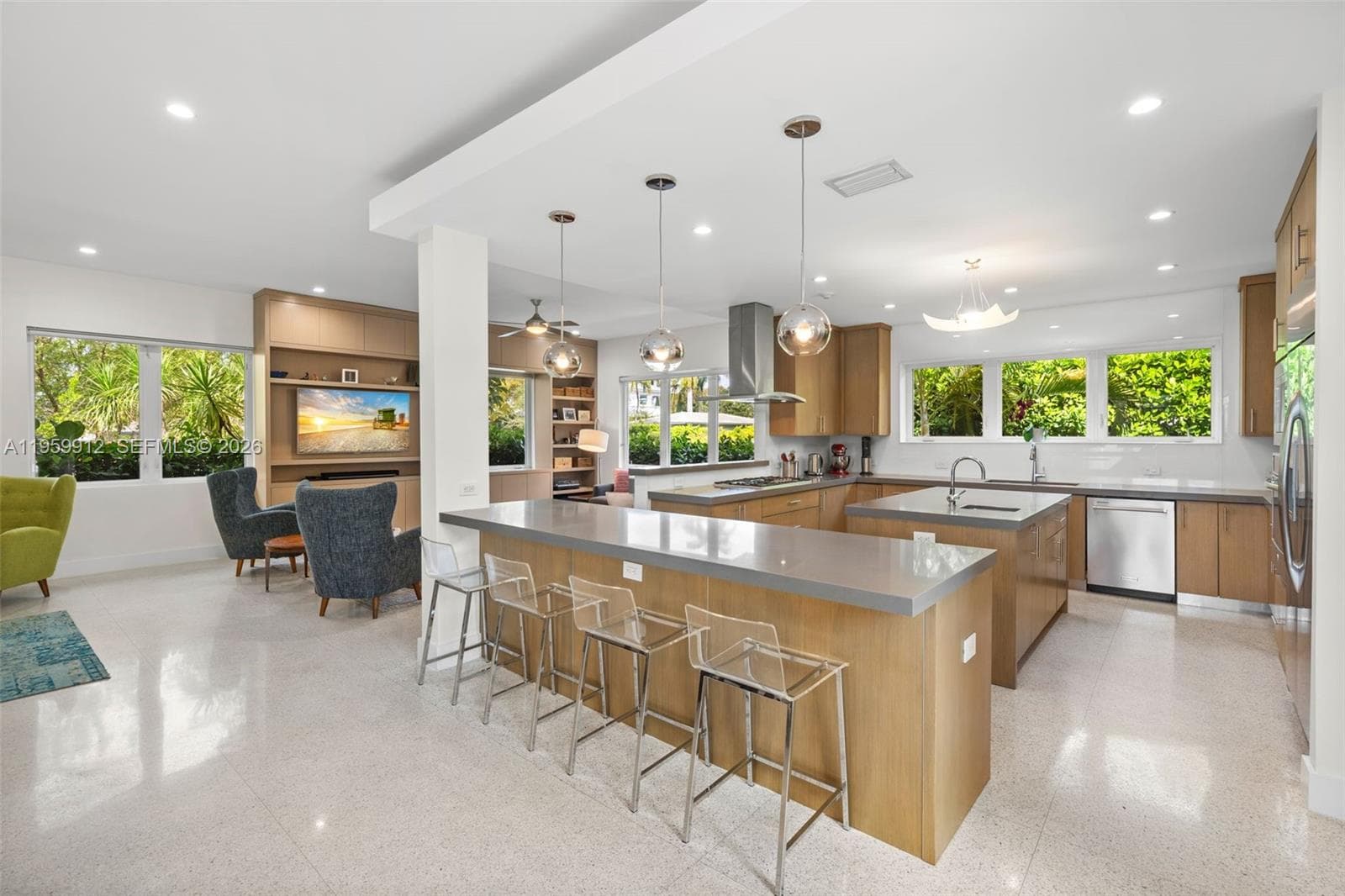 A11959912 — Miami Beach — 4