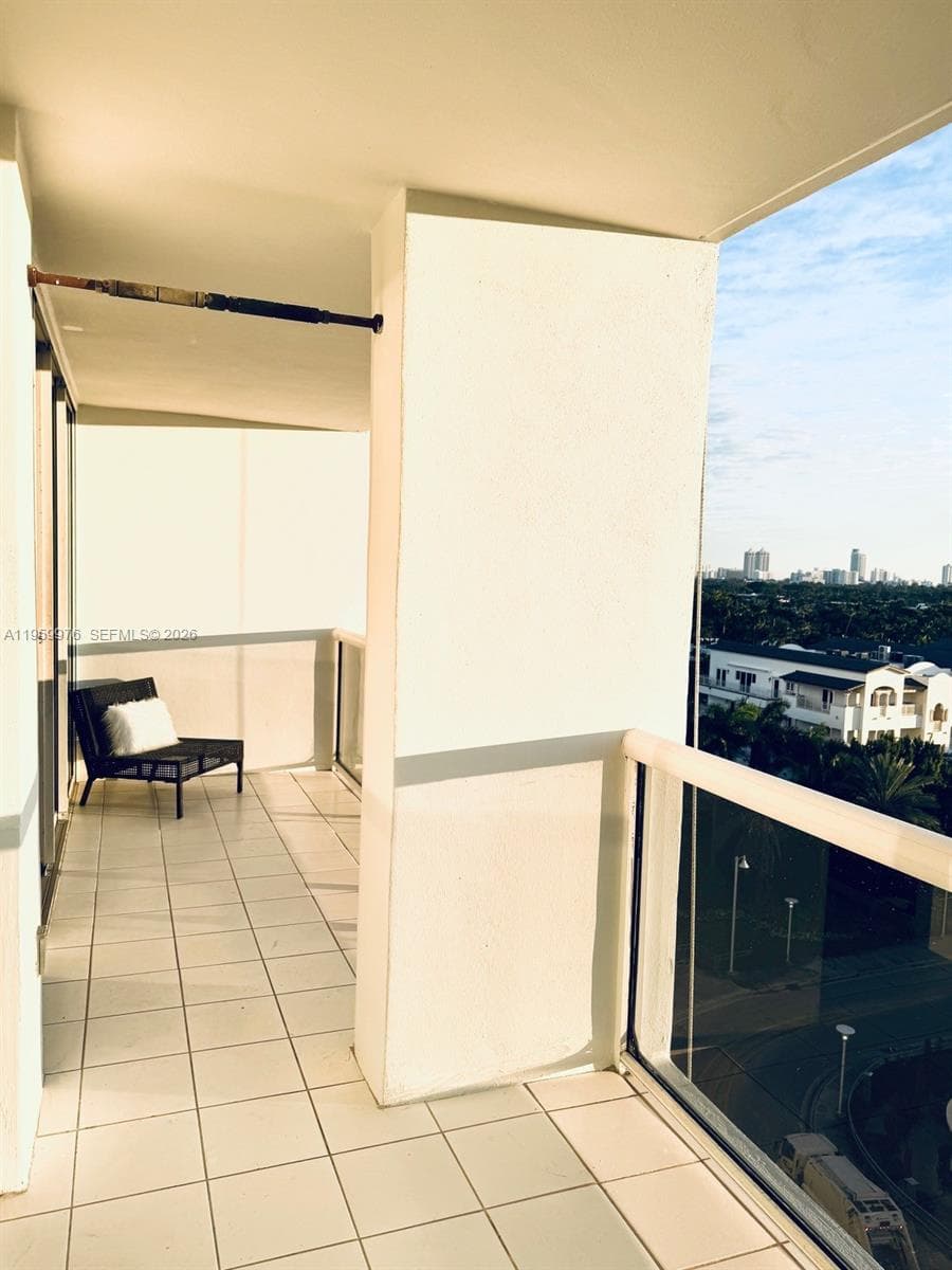 A11959976 — Miami Beach — 18