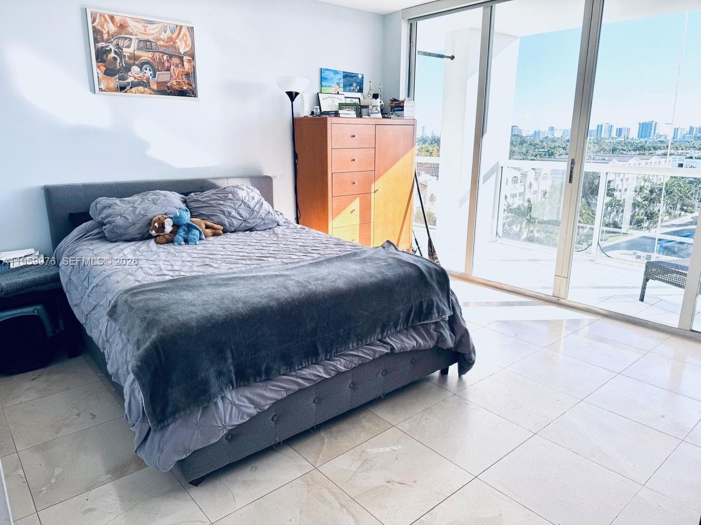 A11959976 — Miami Beach — 11