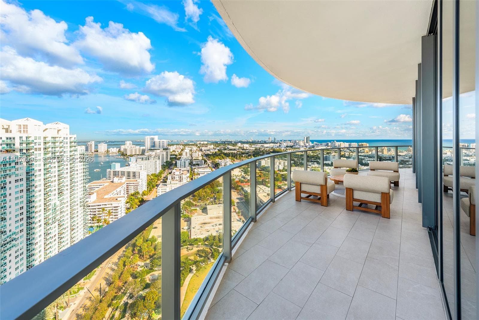 A11959995 — Miami Beach — 17