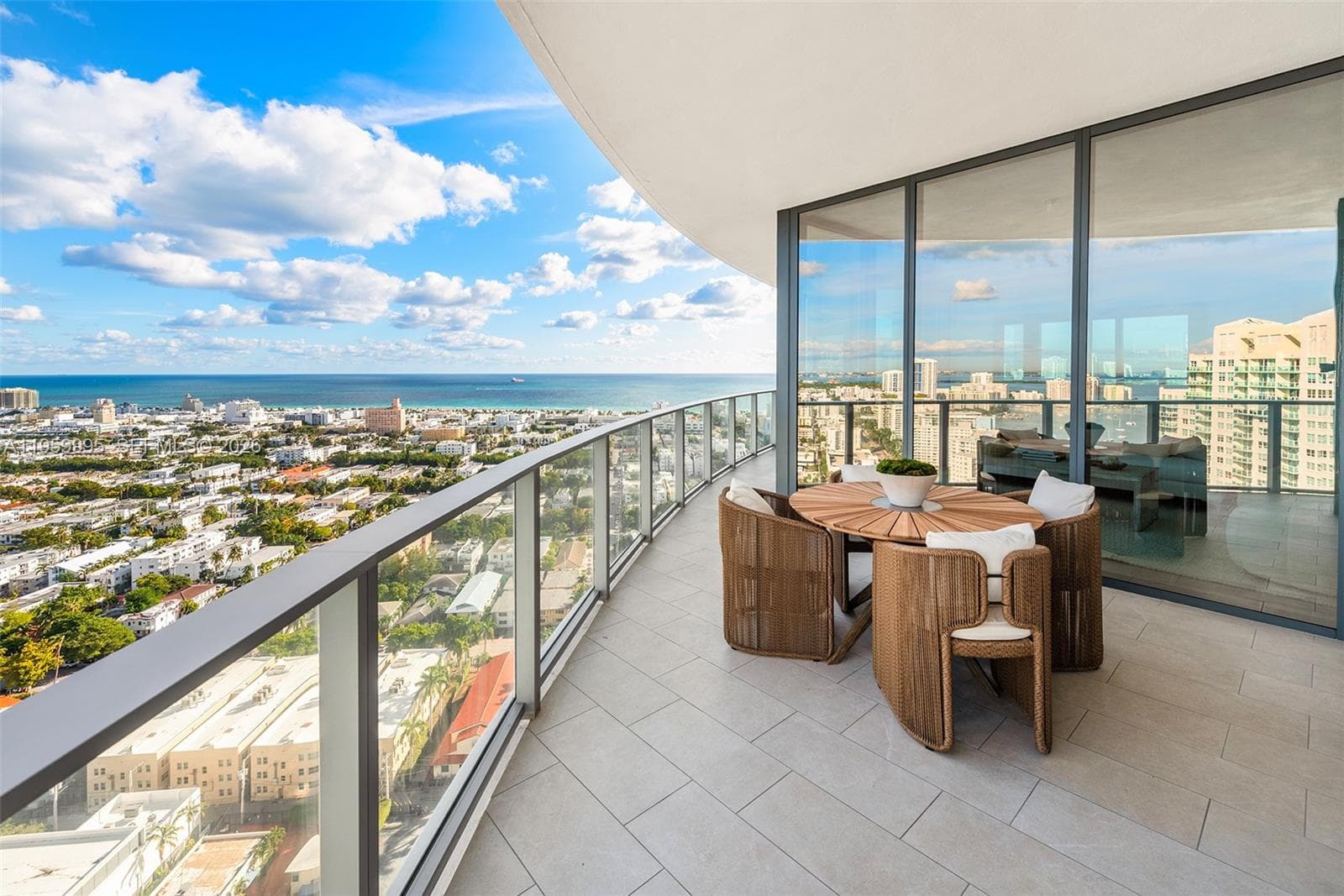 A11959995 — Miami Beach — 47
