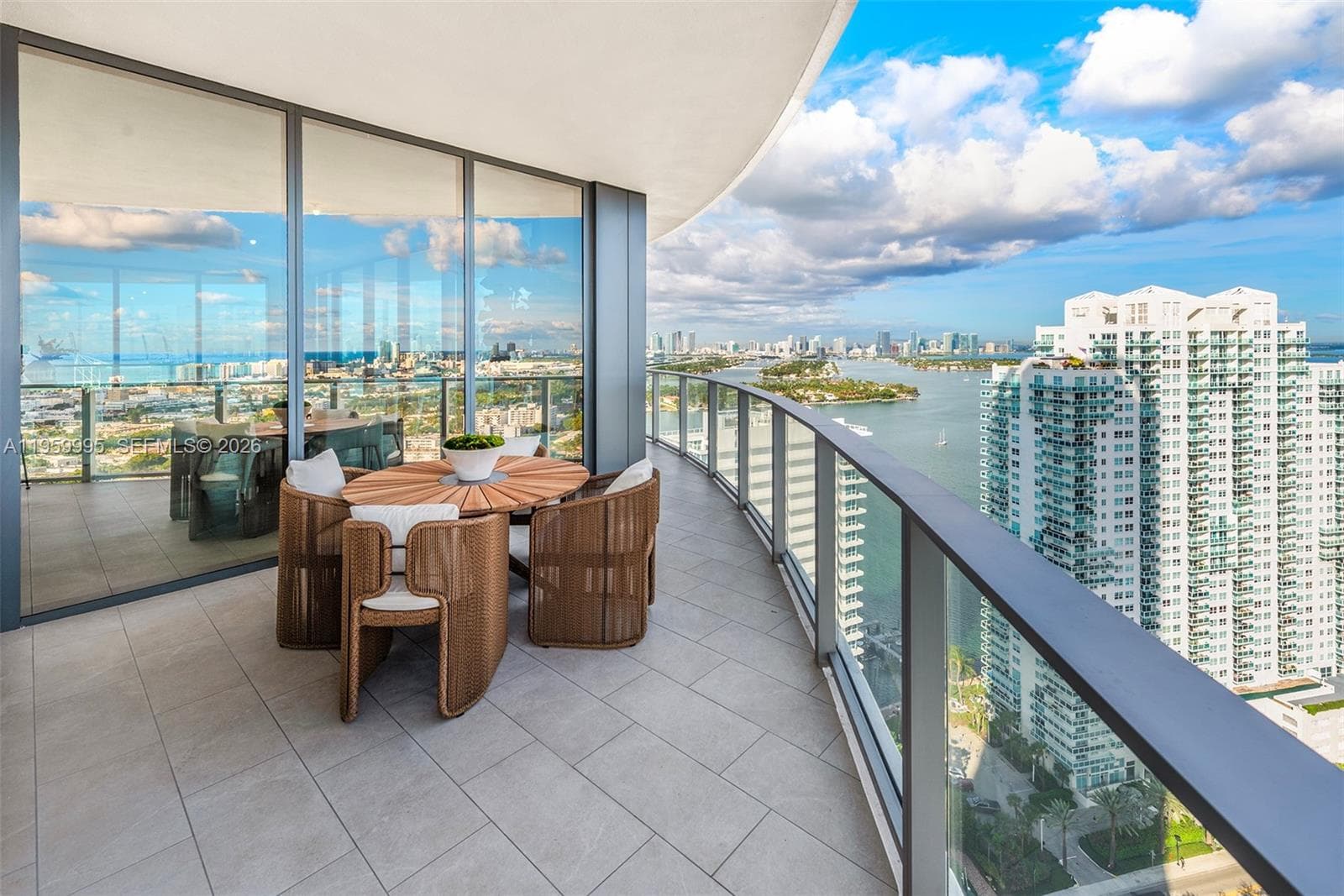 A11959995 — Miami Beach — 48
