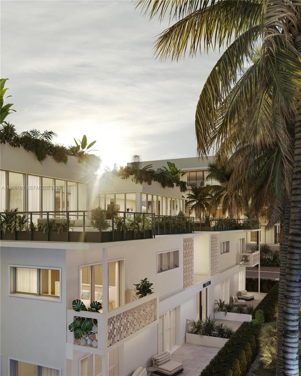 A11960100 — Miami Beach
