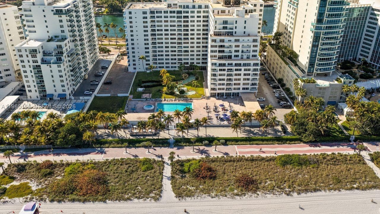 A11960156 — Miami Beach — 6