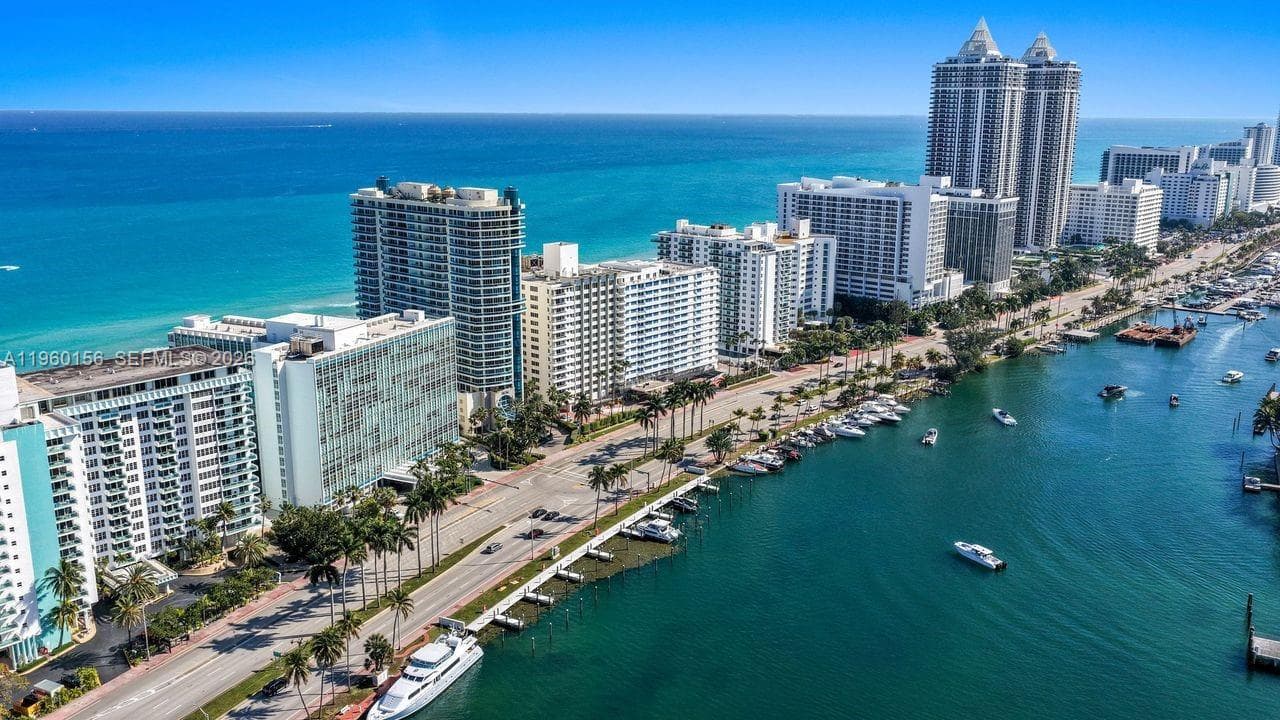 A11960156 — Miami Beach