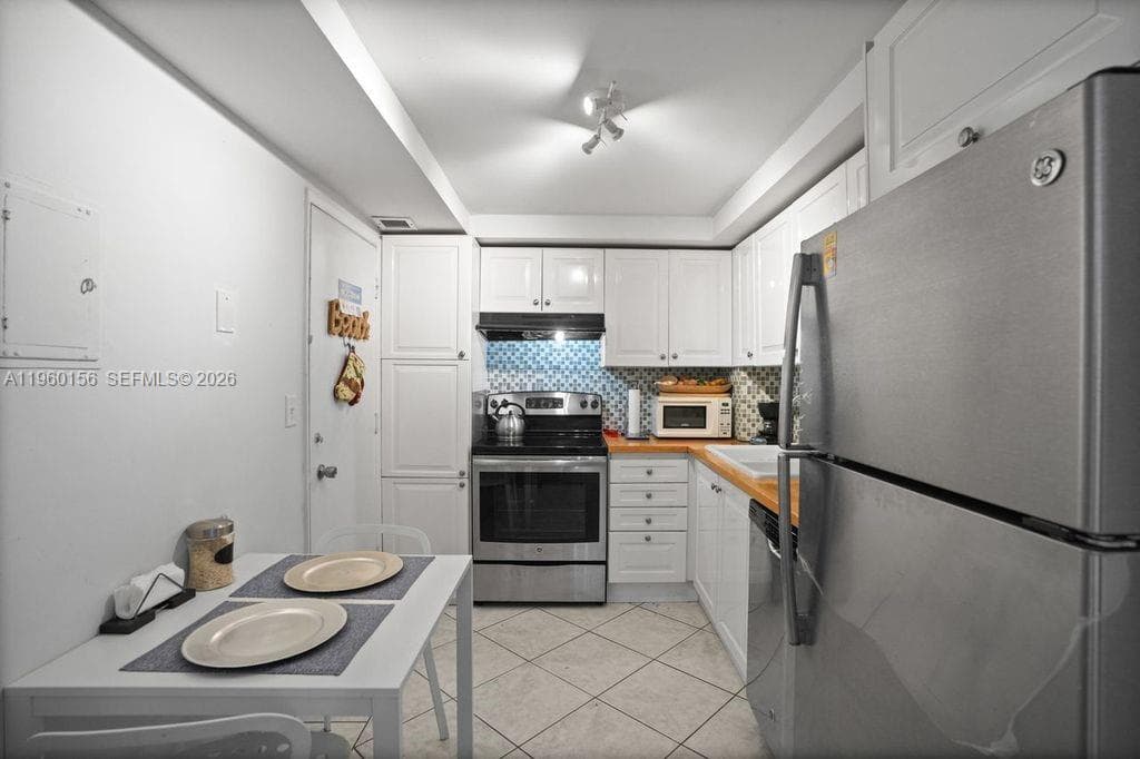A11960156 — Miami Beach — 18