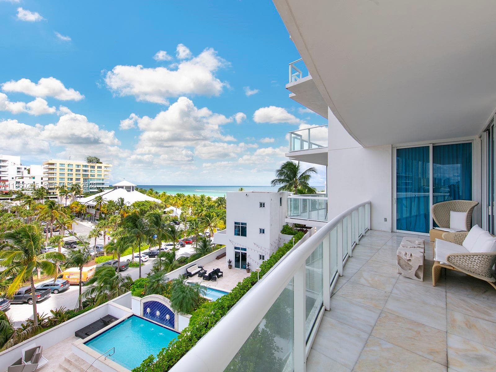A11960205 — Miami Beach — 6