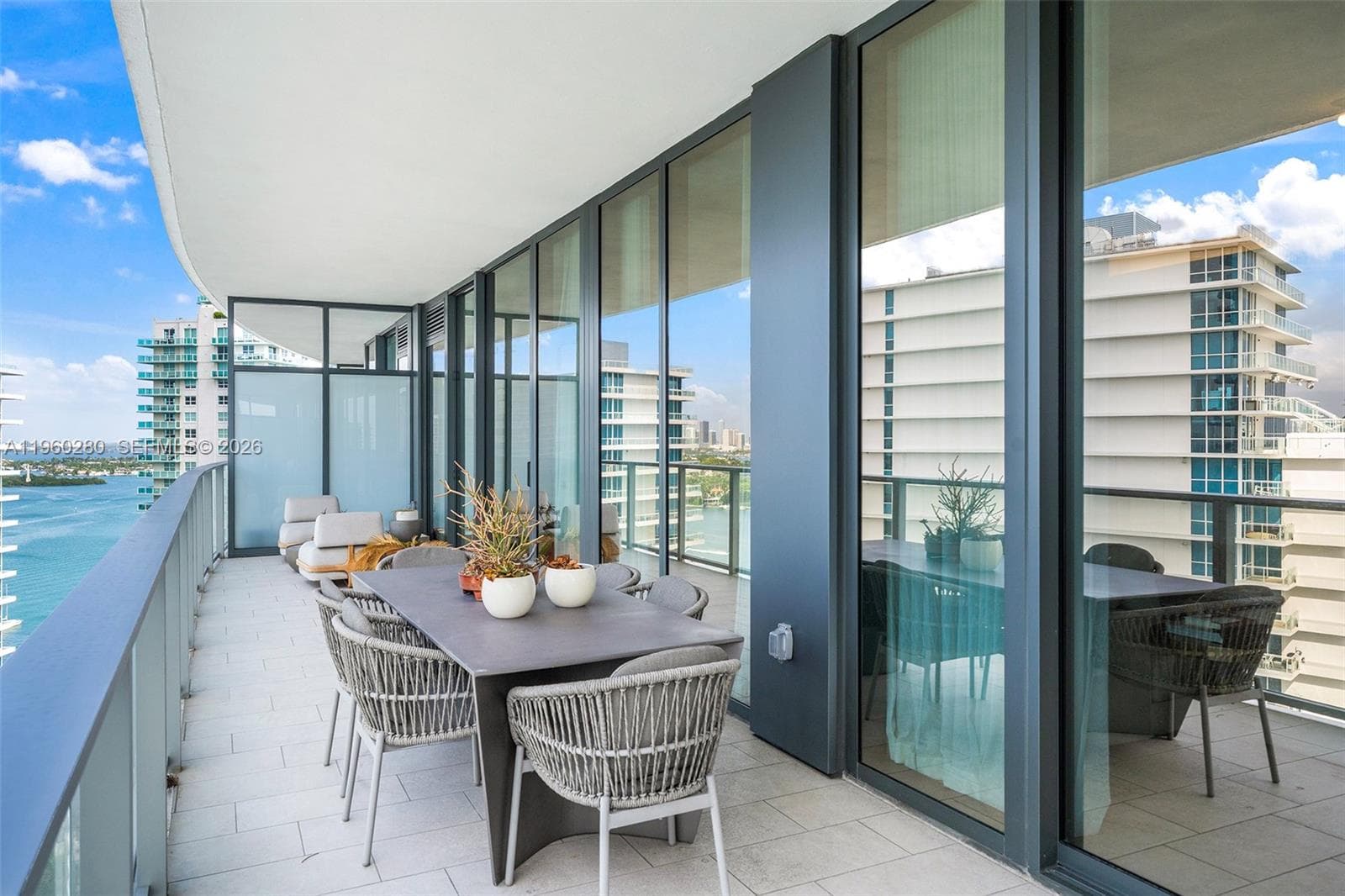 A11960280 — Miami Beach — 11