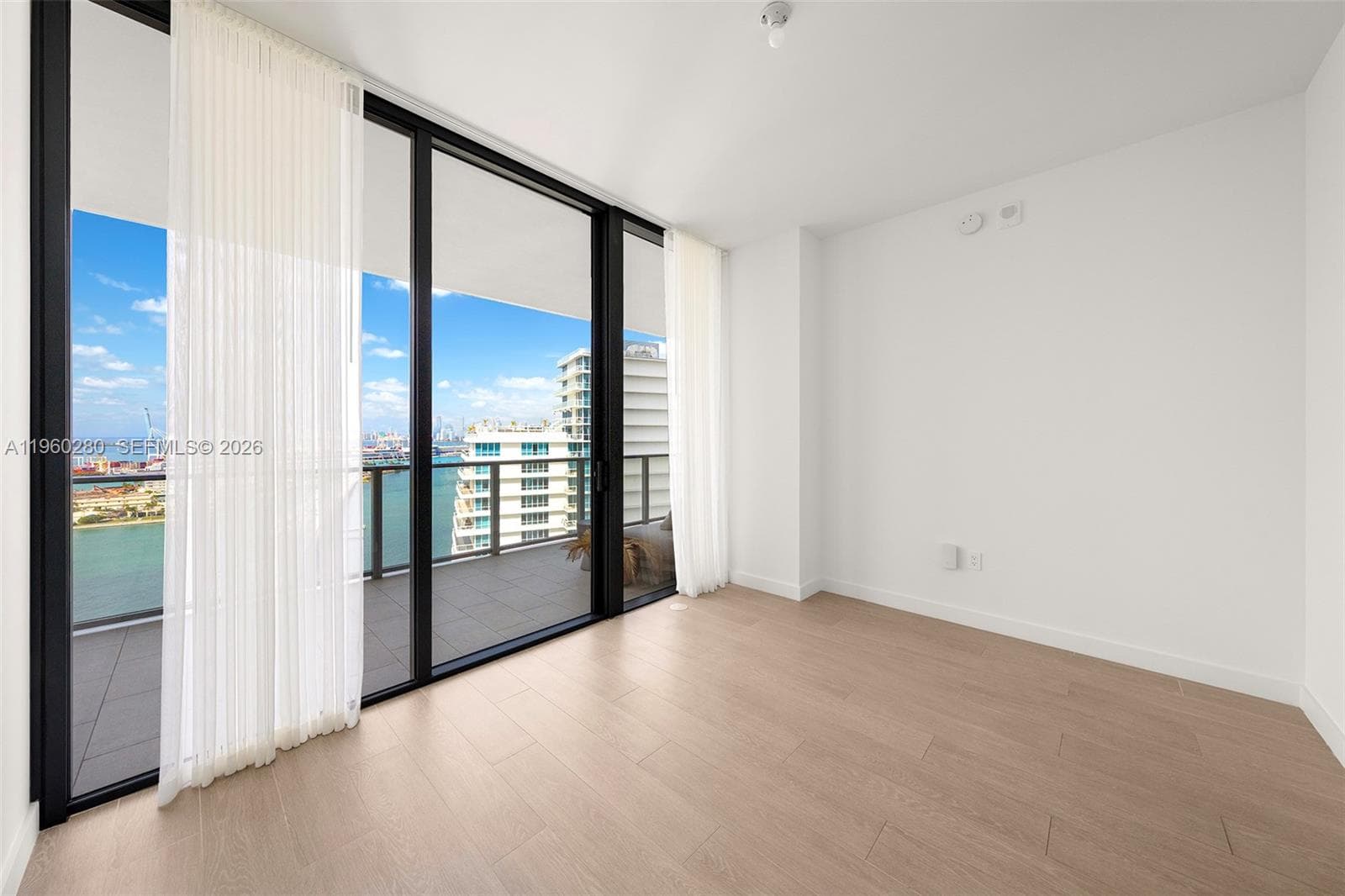 A11960280 — Miami Beach — 39