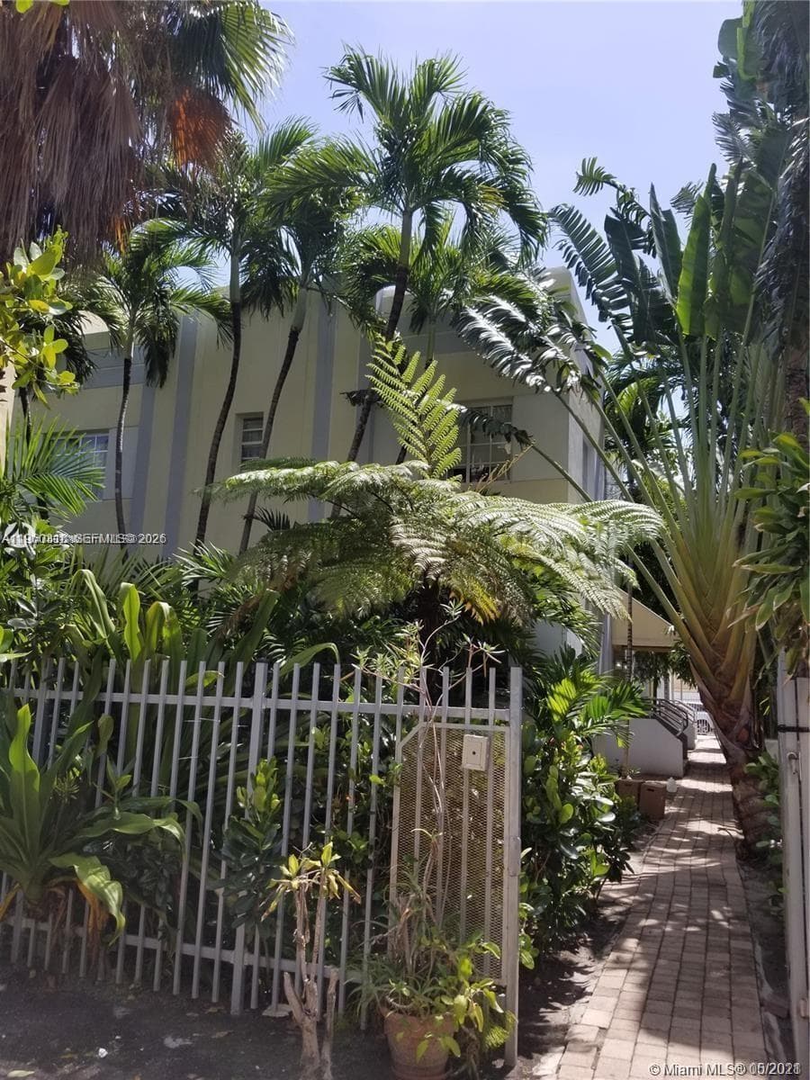 A11960318 — Miami Beach — 5