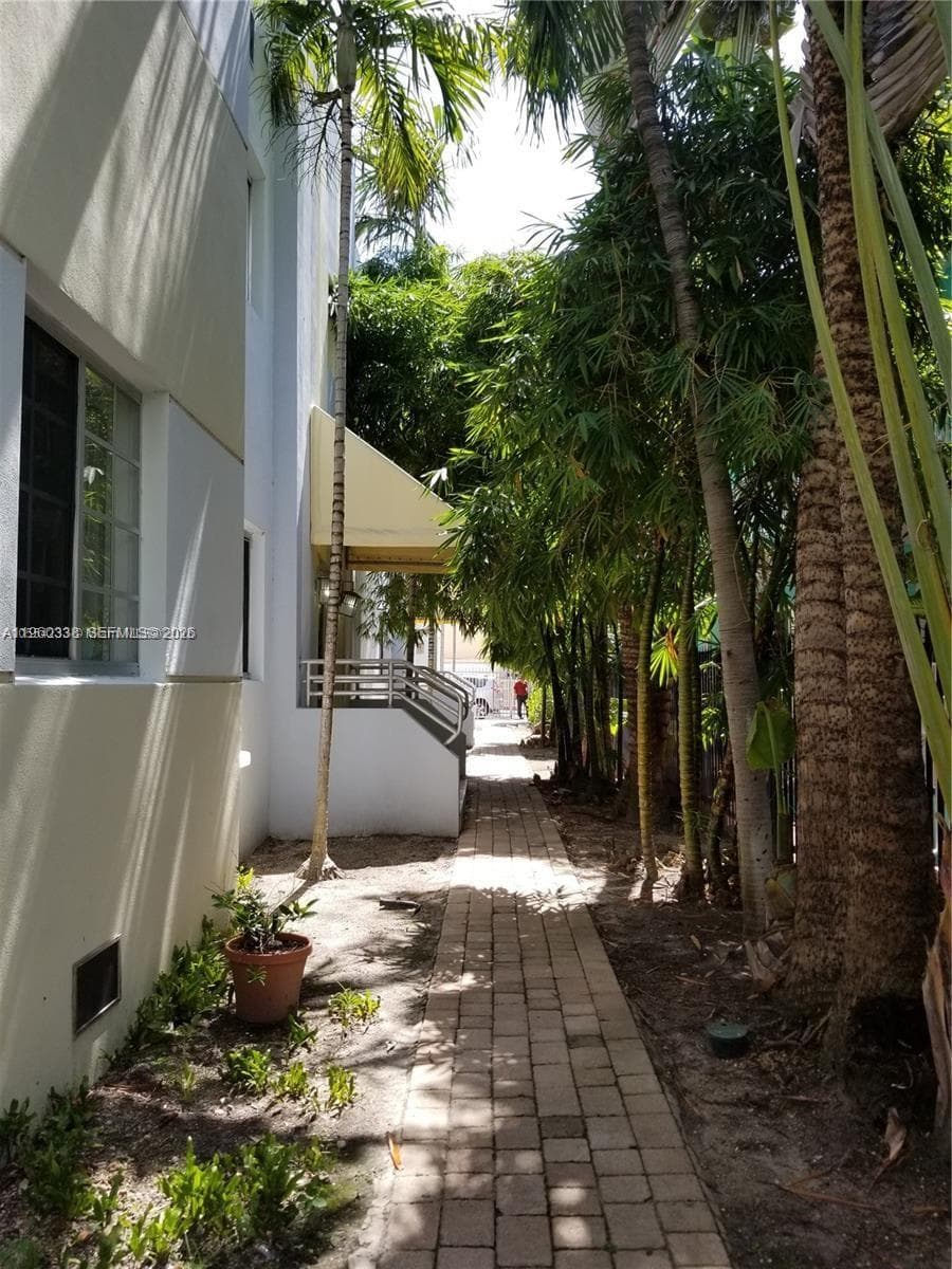 A11960338 — Miami Beach — 5