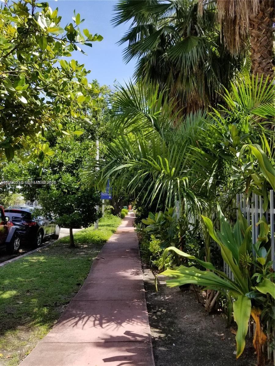 A11960338 — Miami Beach — 9