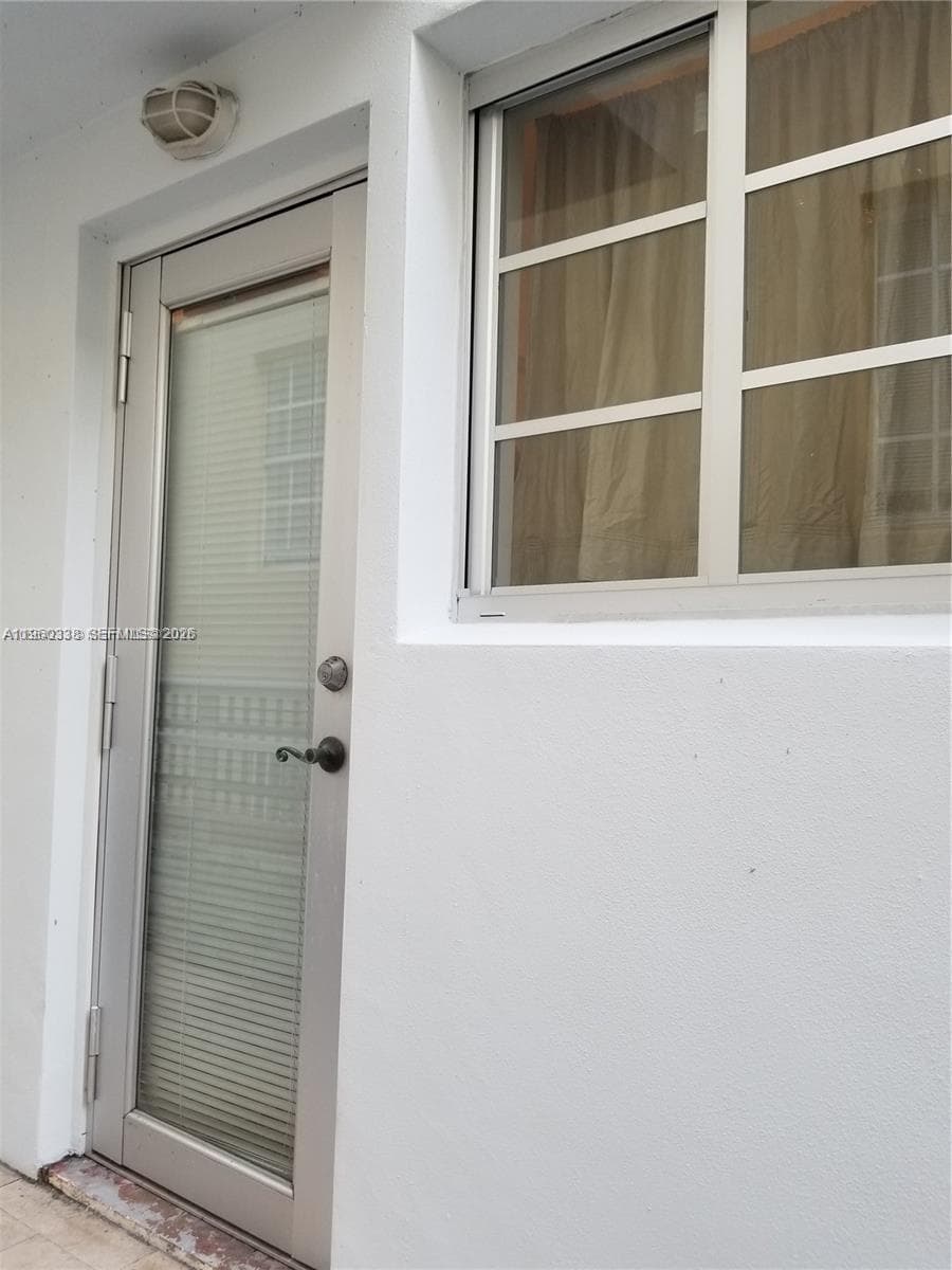A11960338 — Miami Beach — 10