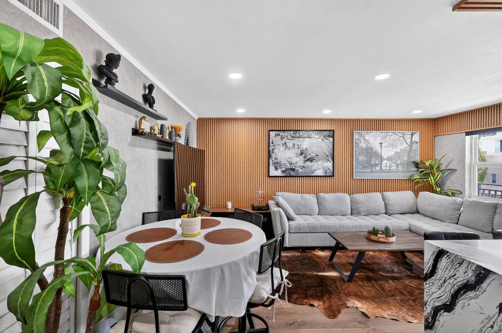 R11161219 — Miami Beach — 6