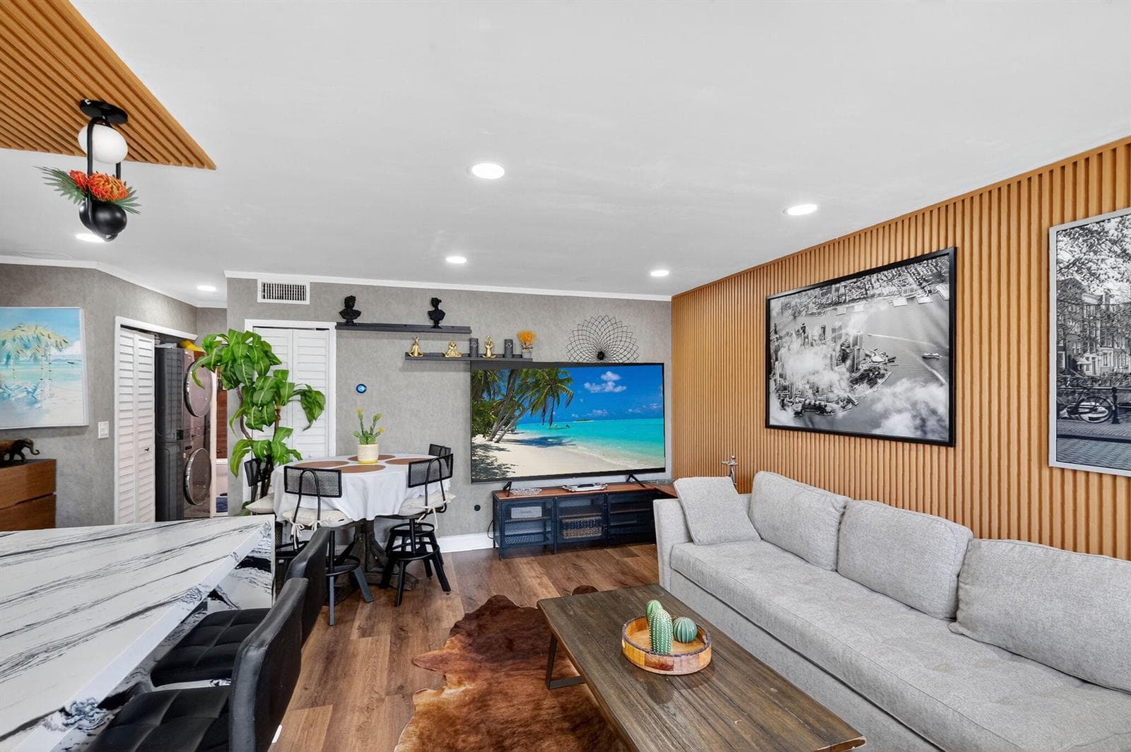 R11161219 — Miami Beach — 7
