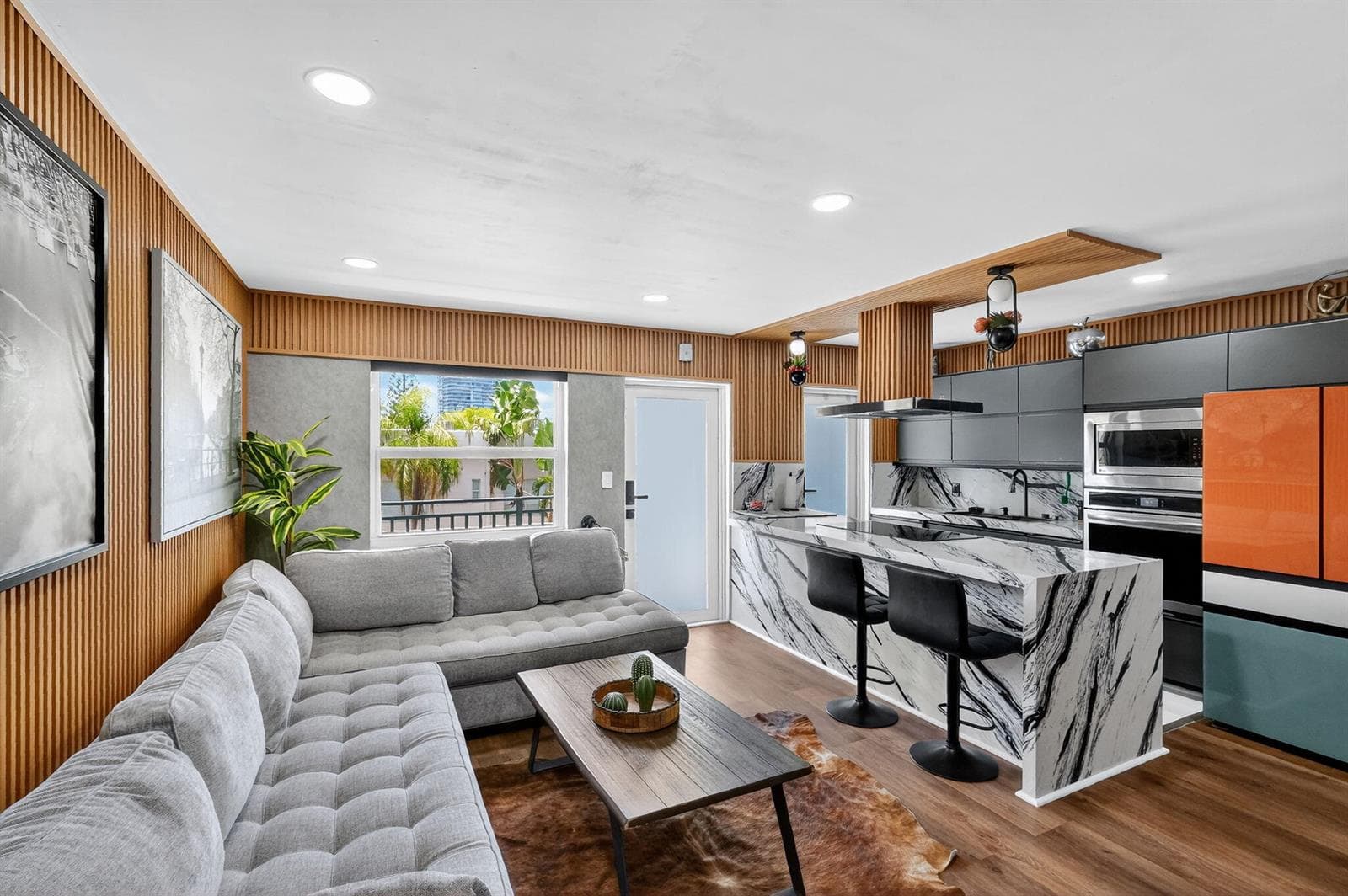 R11161219 — Miami Beach — 3