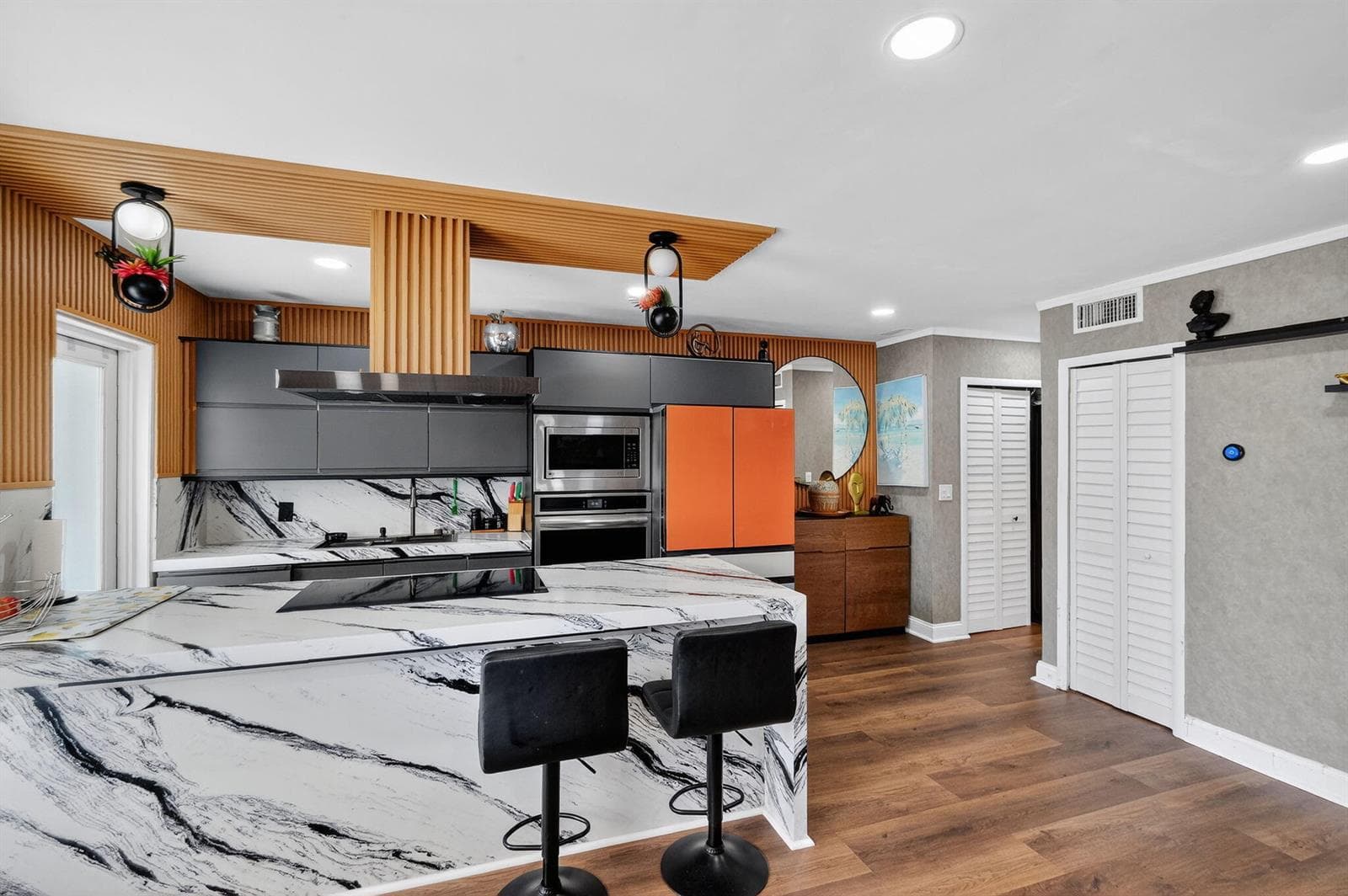 R11161219 — Miami Beach — 10