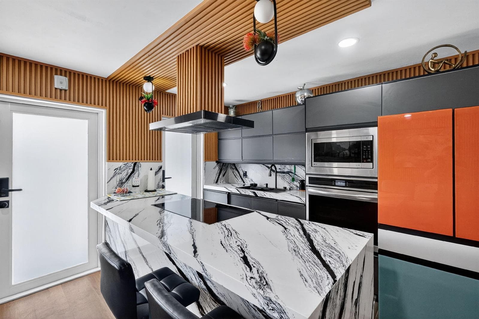 R11161219 — Miami Beach — 11