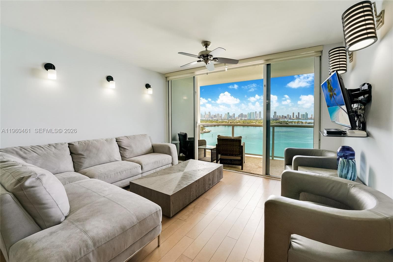 A11960461 — Miami Beach — 11