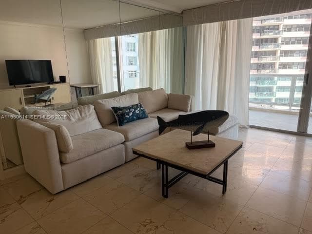 A11960614 — Miami Beach — 4