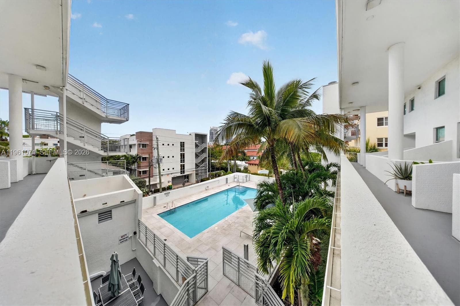 A11961071 — Miami Beach — 62