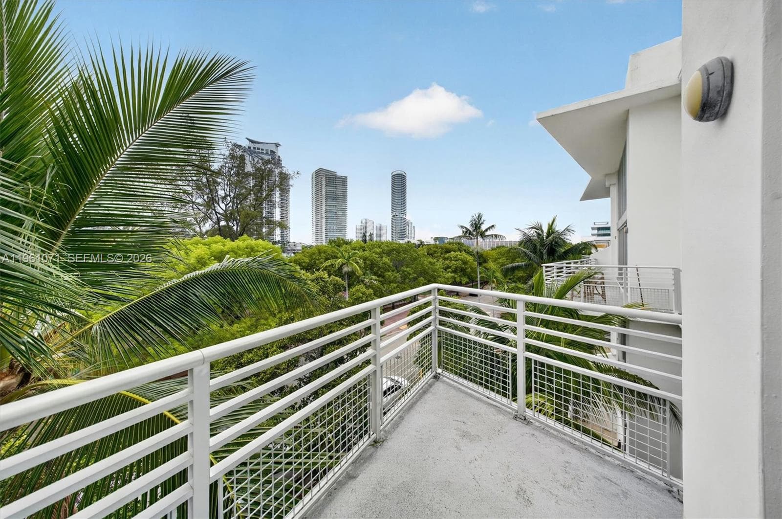 A11961071 — Miami Beach — 42
