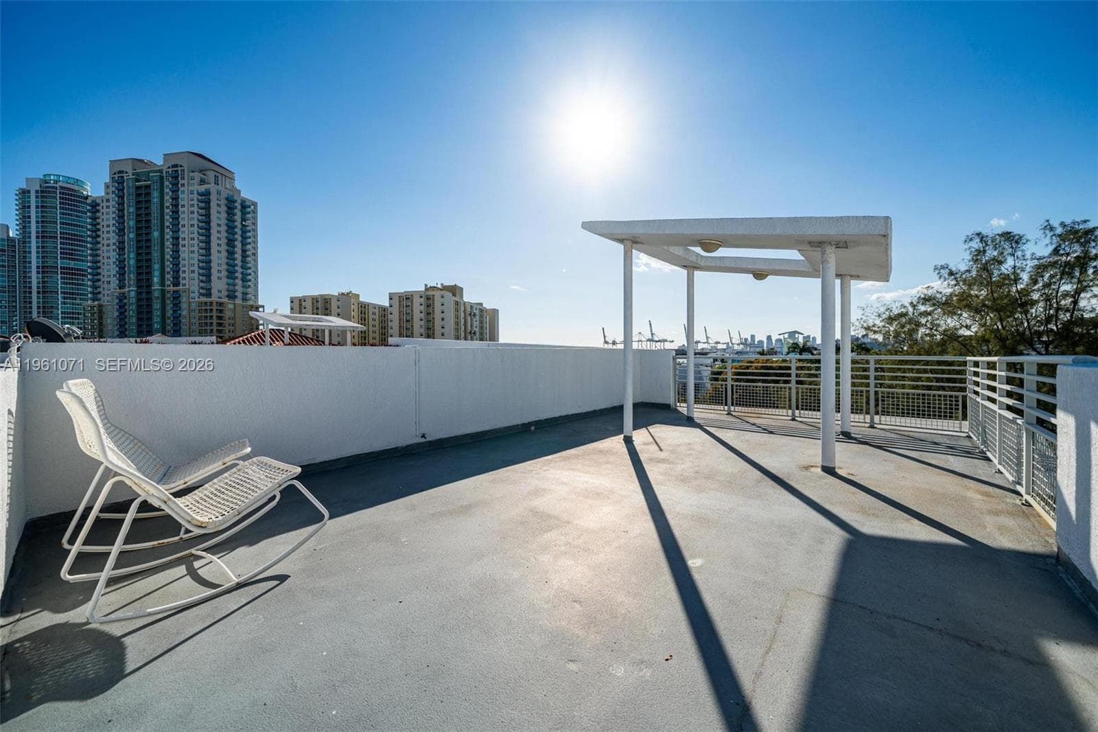 A11961071 — Miami Beach — 46