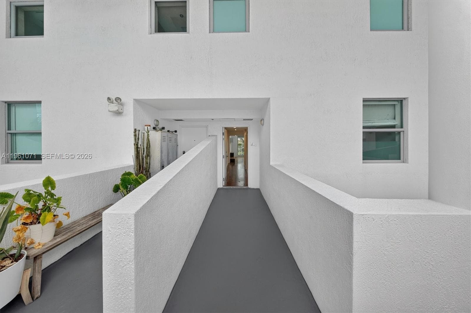 A11961071 — Miami Beach — 63