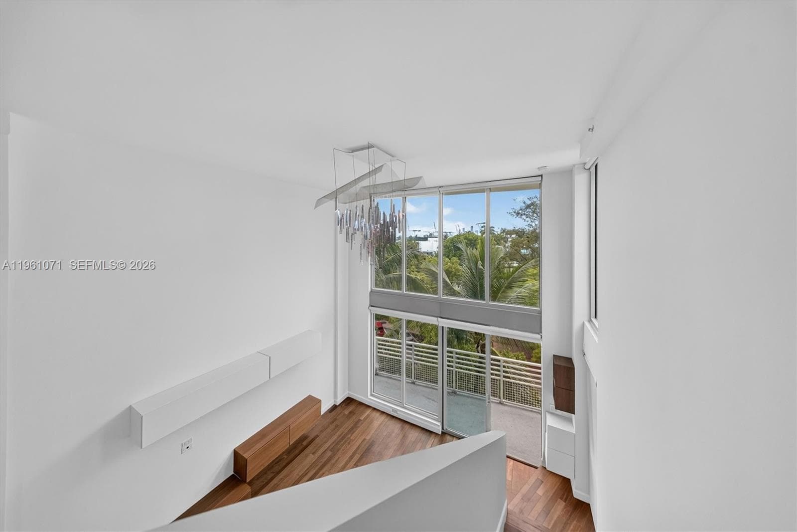 A11961071 — Miami Beach — 34