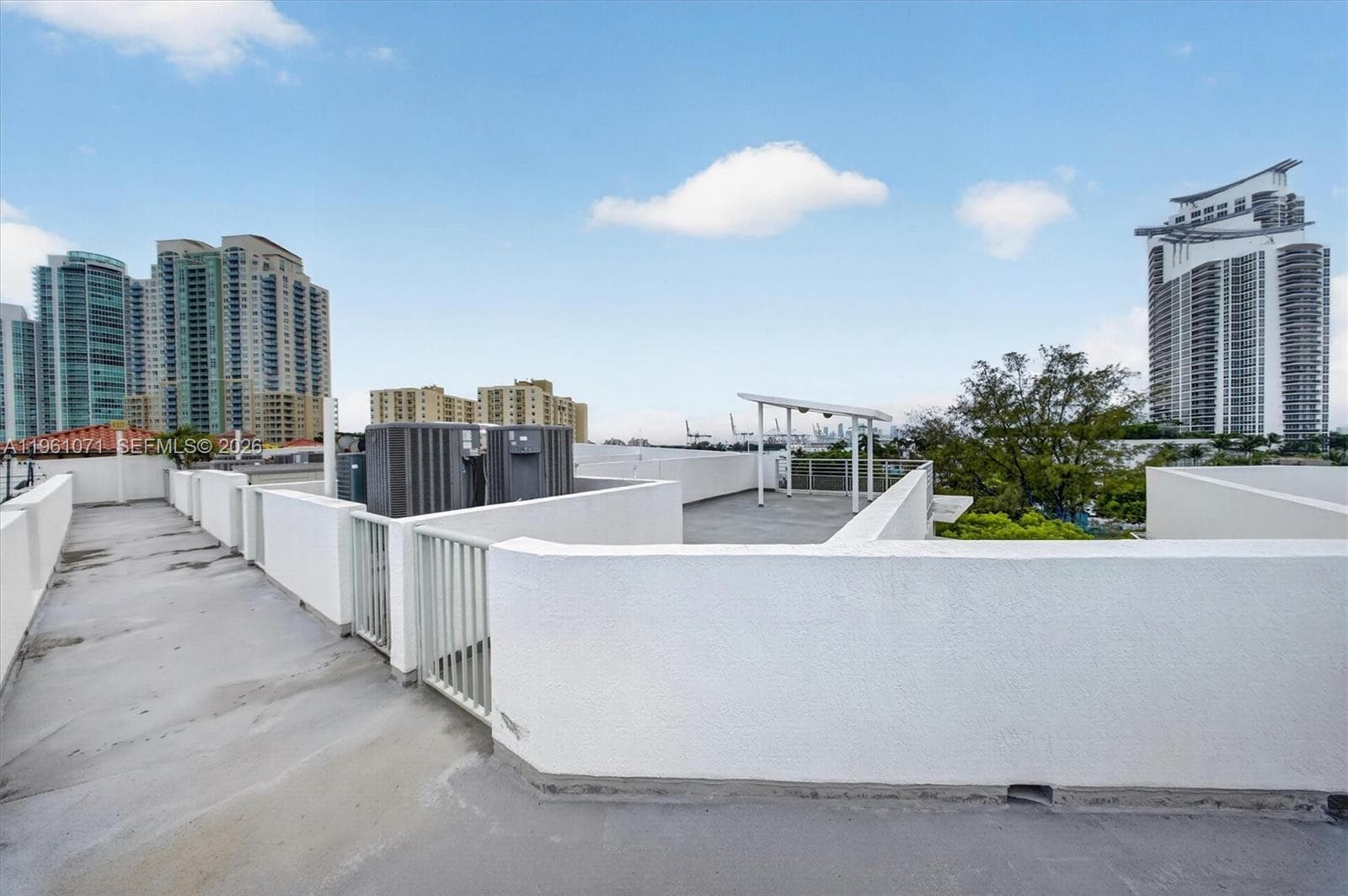A11961071 — Miami Beach — 69