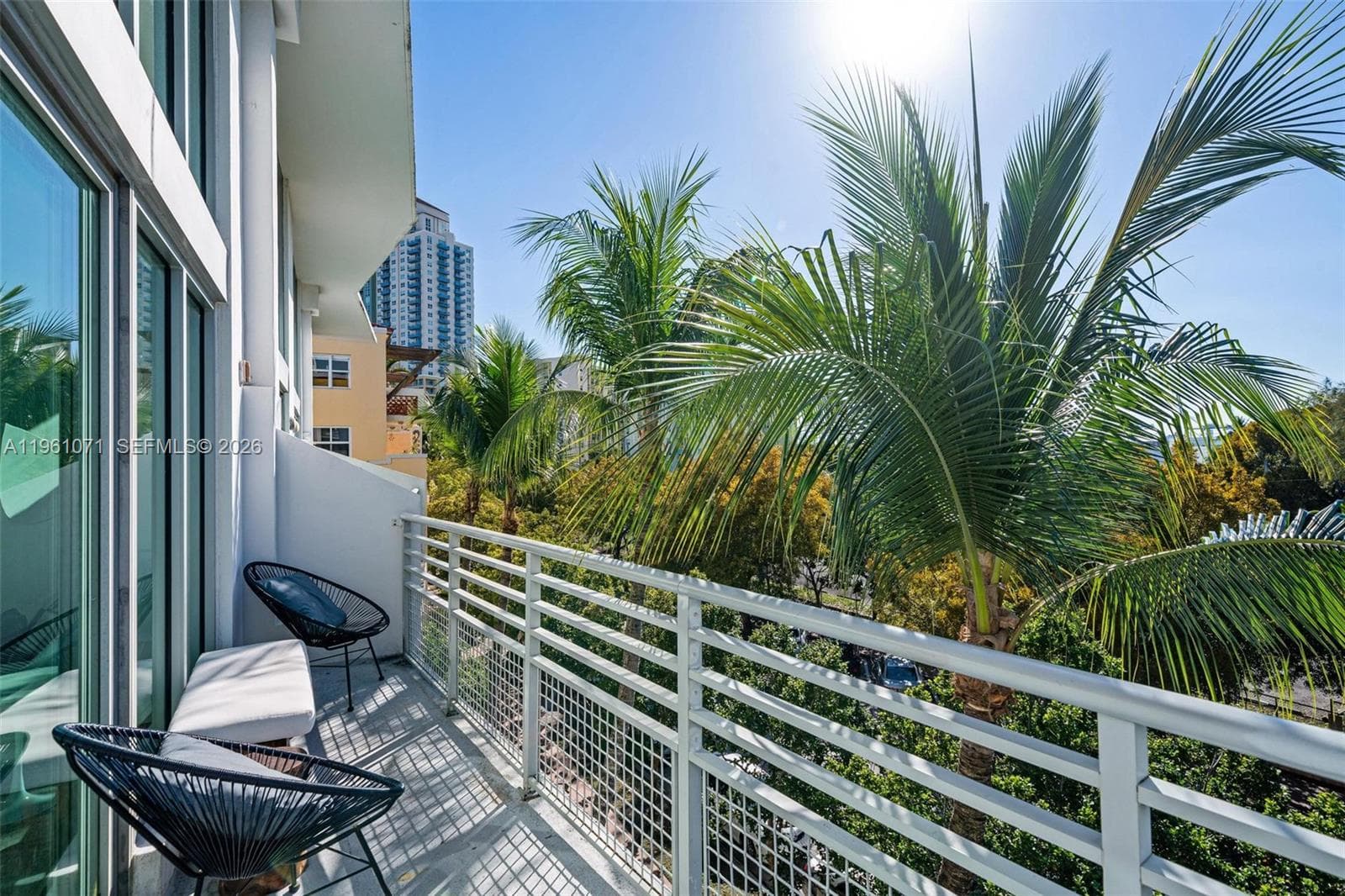 A11961071 — Miami Beach — 38