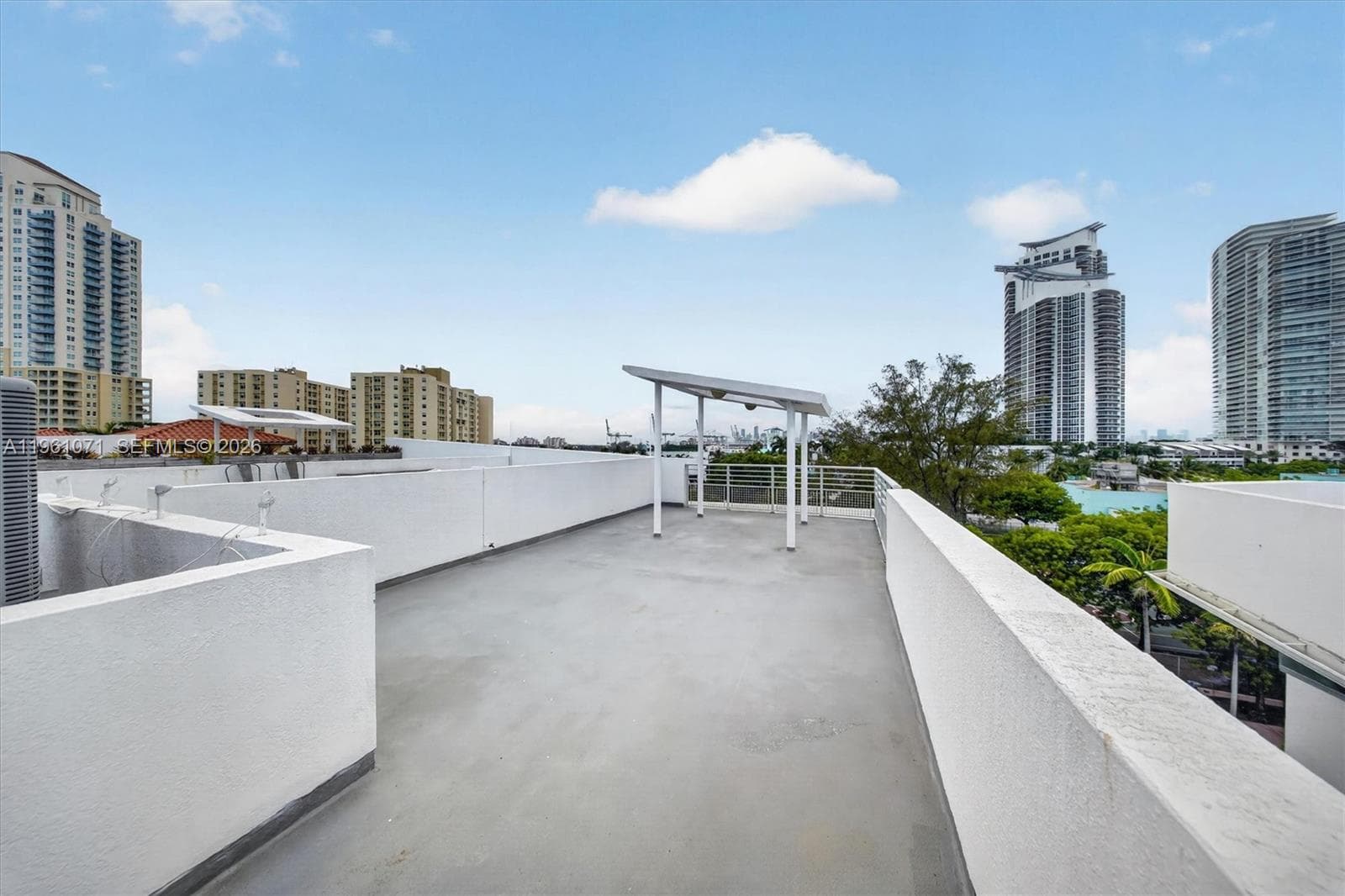A11961071 — Miami Beach — 65